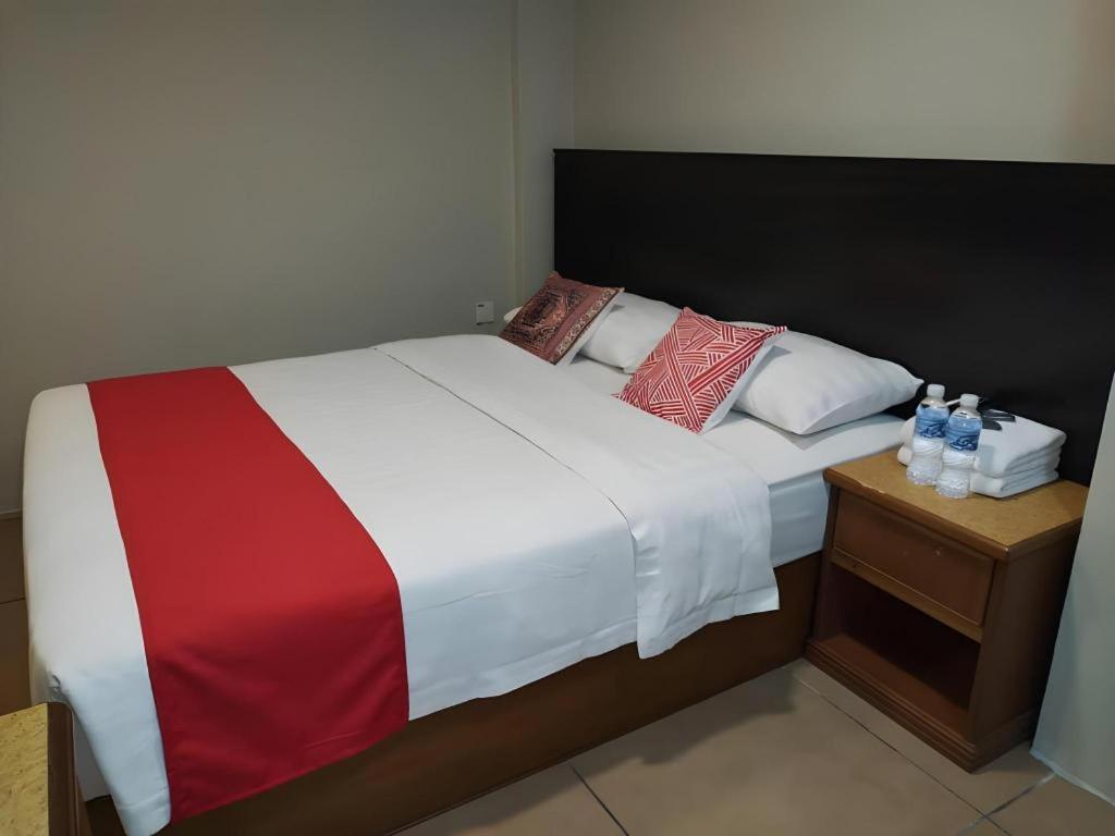 River Park Hotel Sibu Exterior photo