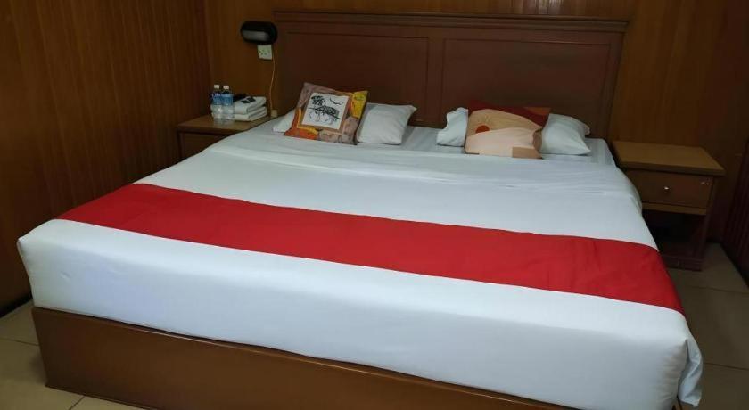 River Park Hotel Sibu Exterior photo